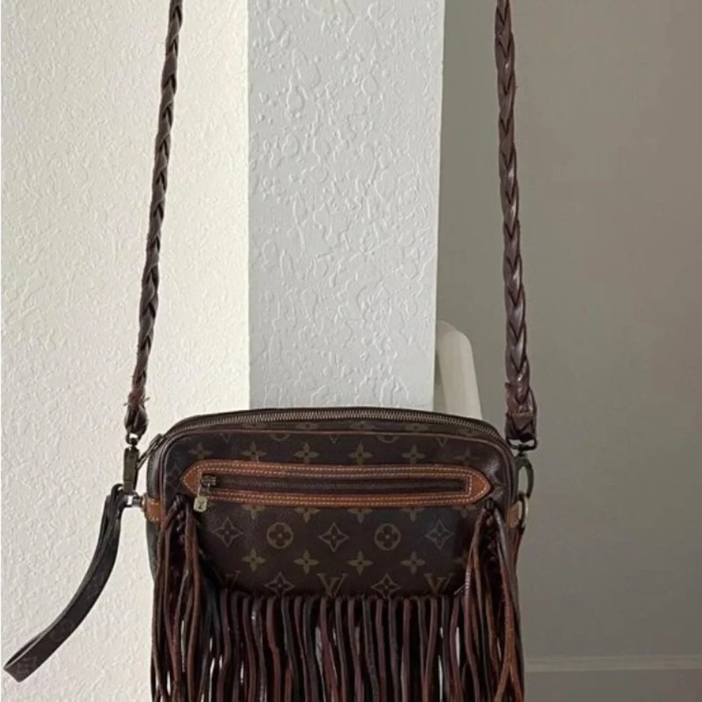 Vintage boho fringe Louis Vuitton shoulder bag - Picture 3 of 7